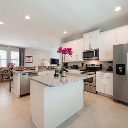 Vibrant Home By Rentyl Near Disney With Private Pool, Foosball Table & Resort Amenities - 7418M Orlando Luaran gambar